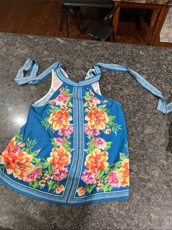 Tops - Women’s tank